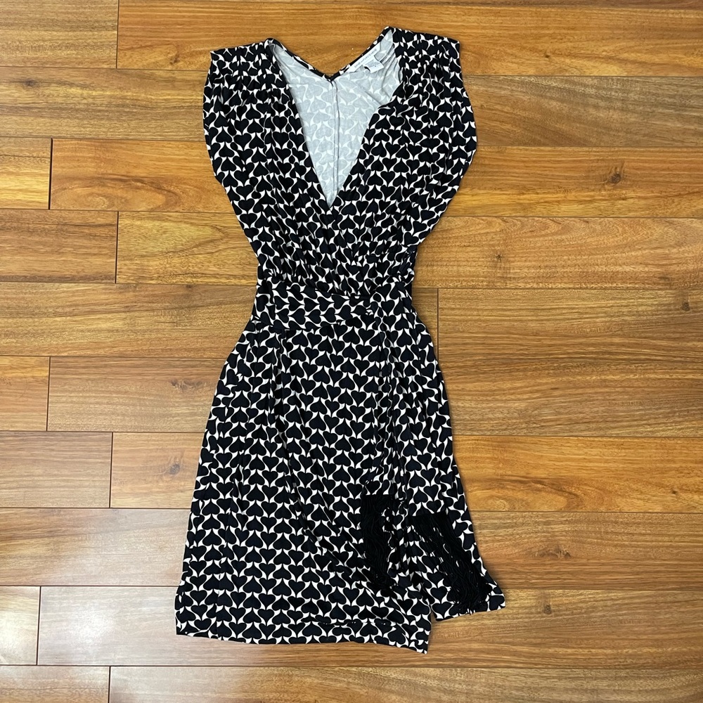 diane von furstenberg wrap dress black white hearts size 6